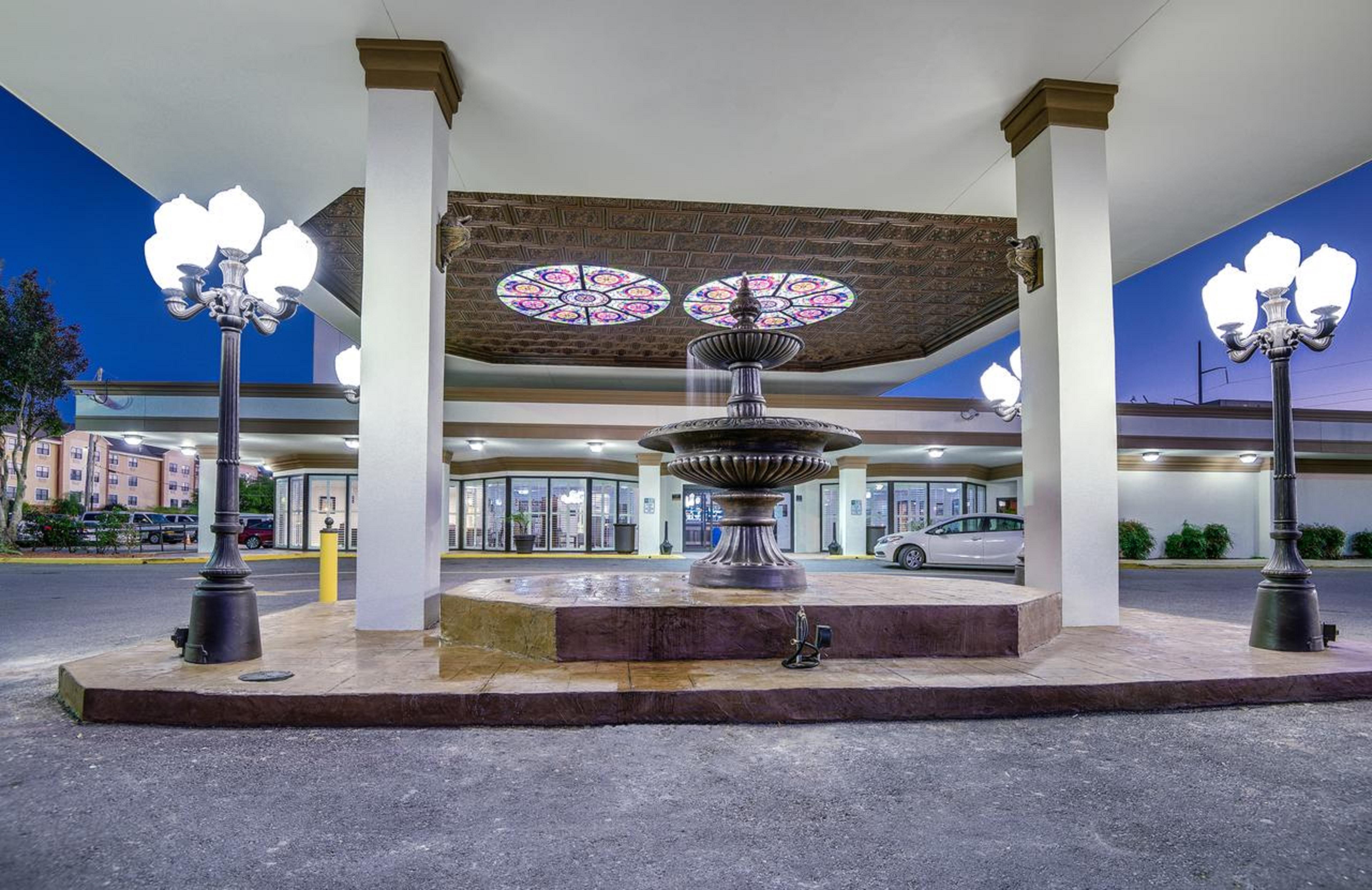 Ramada By Wyndham Metairie New Orleans Airport Ξενοδοχείο Εξωτερικό φωτογραφία